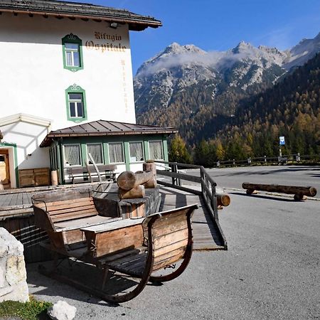 Hotel Ristorante Rifugio Ospitale Cortina dʼAmpezzo Exterior foto