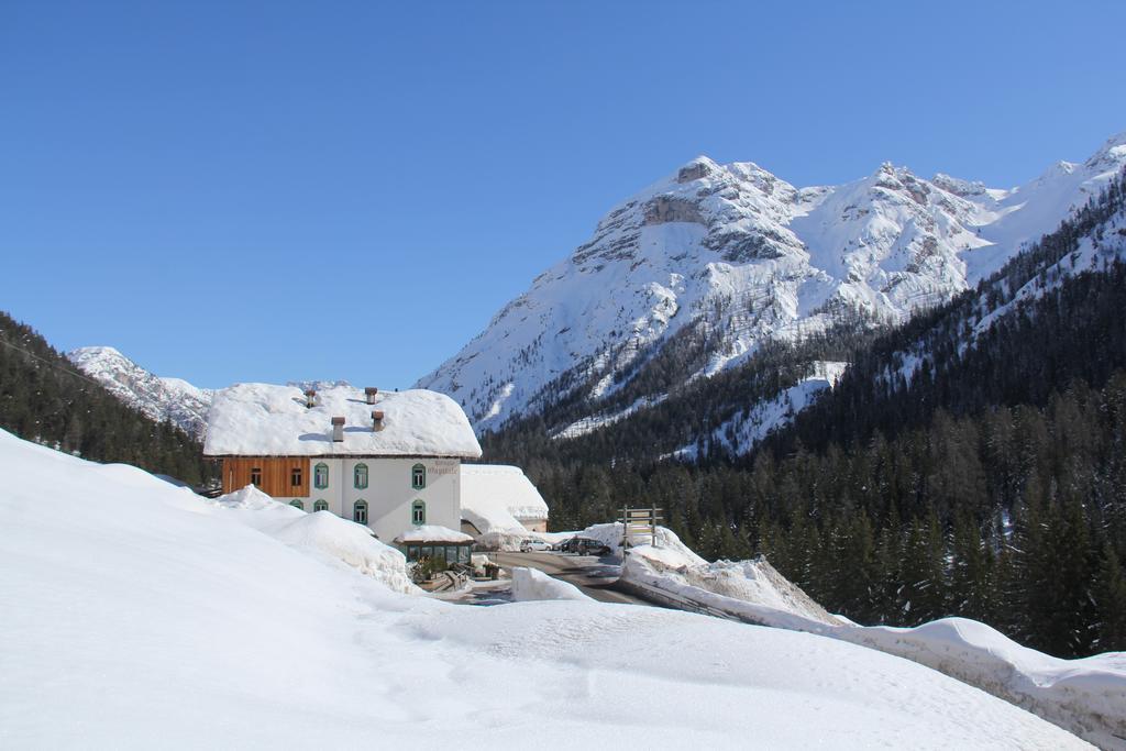 Hotel Ristorante Rifugio Ospitale Cortina dʼAmpezzo Exterior foto