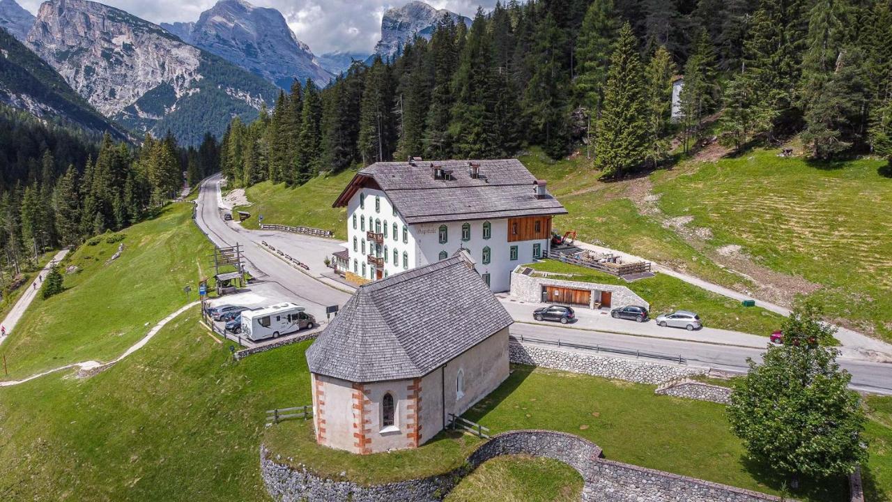 Hotel Ristorante Rifugio Ospitale Cortina dʼAmpezzo Exterior foto