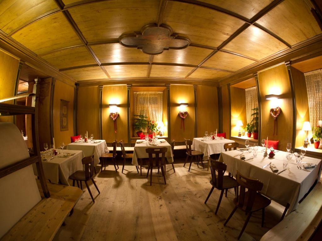 Hotel Ristorante Rifugio Ospitale Cortina dʼAmpezzo Exterior foto