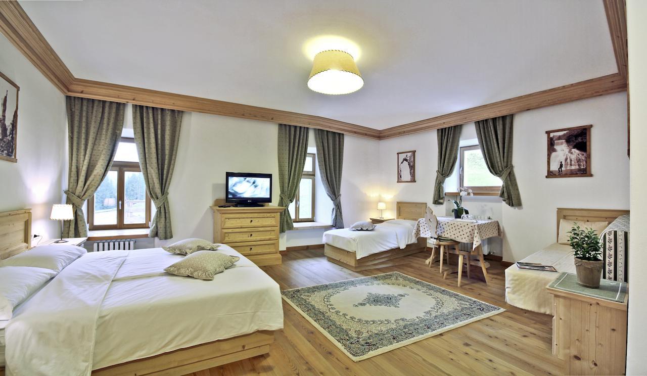 Hotel Rifugio Ospitale Cortina dʼAmpezzo Habitación foto
